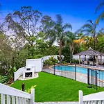4 Bedroom Family Home With Pool - Uplands Drive - Q Stay