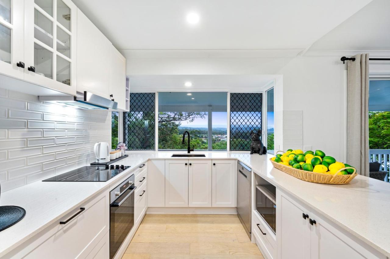 Holiday home 4 Bedroom Family With Pool - Uplands Drive - Q