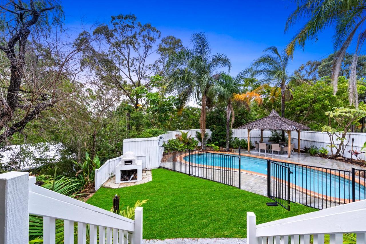 4 Bedroom Family With Pool - Uplands Drive - Q Holiday home *