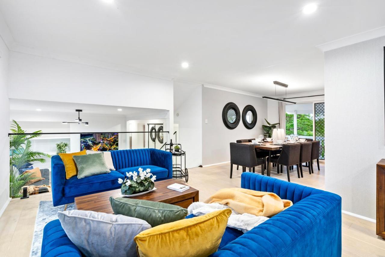 4 Bedroom Family With Pool - Uplands Drive - Q Holiday home