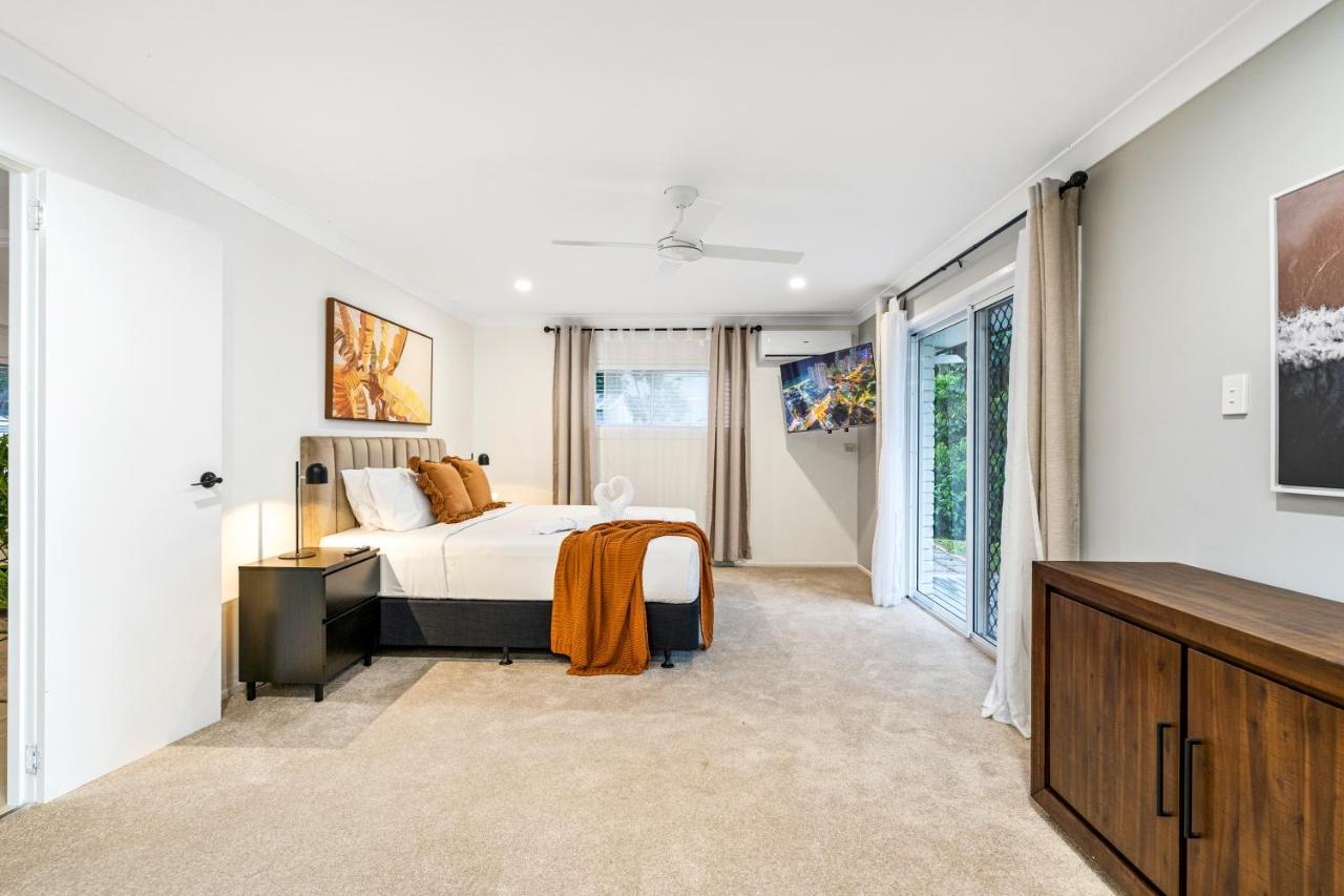 Holiday home 4 Bedroom Family With Pool - Uplands Drive - Q Gold Coast